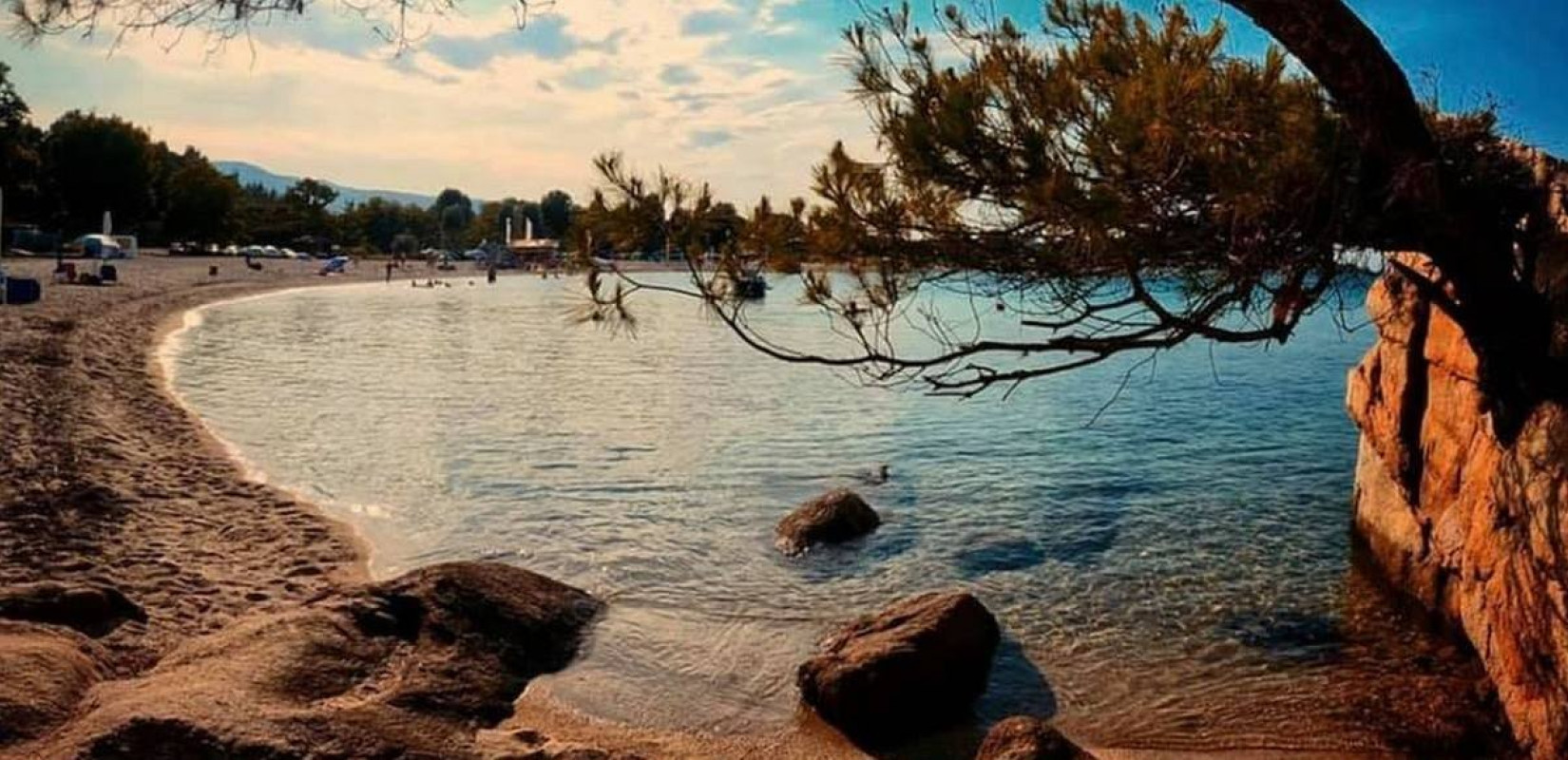 Διακοπές 2023: Κάμπινγκ και ενοικιαζόμενα διαμερίσματα «ψηφίζουν» Έλληνες και ξένοι τουρίστες