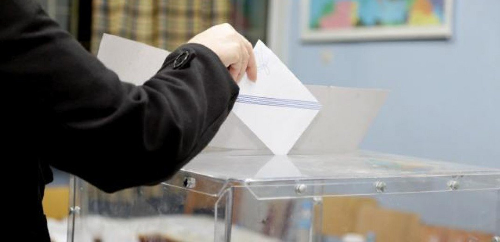 Δημοσκόπηση Metron Analysis: «Απώλειες» για τη Νέα Δημοκρατία και άνοδος των αναποφάσιστων