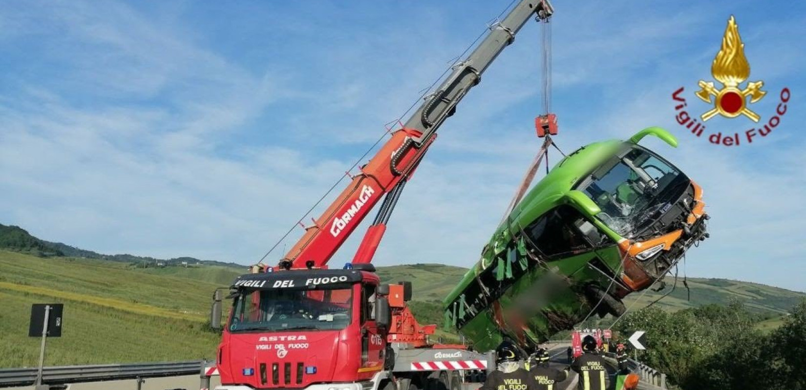 Ιταλία: Λεωφορείο έπεσε σε χαράδρα - 1 νεκρός και 14 τραυματίες (βίντεο)