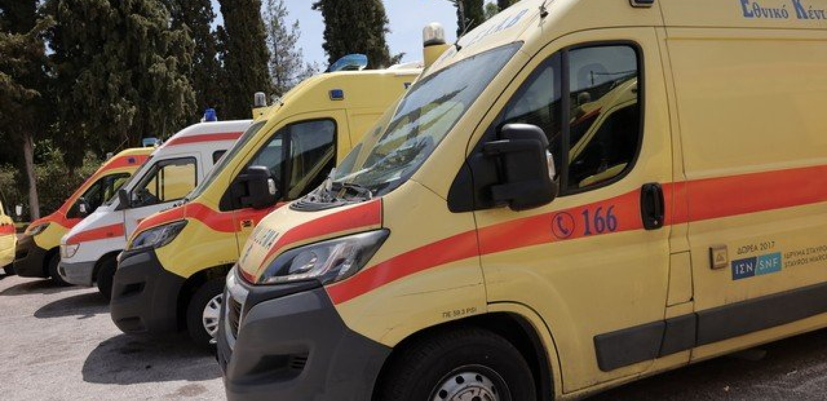 Πάτρα: Γονείς δώρισαν ασθενοφόρο στη μνήμη του γιου τους - Η «σύμπτωση-θαύμα» με τον οδηγό του οχήματος (βίντεο)