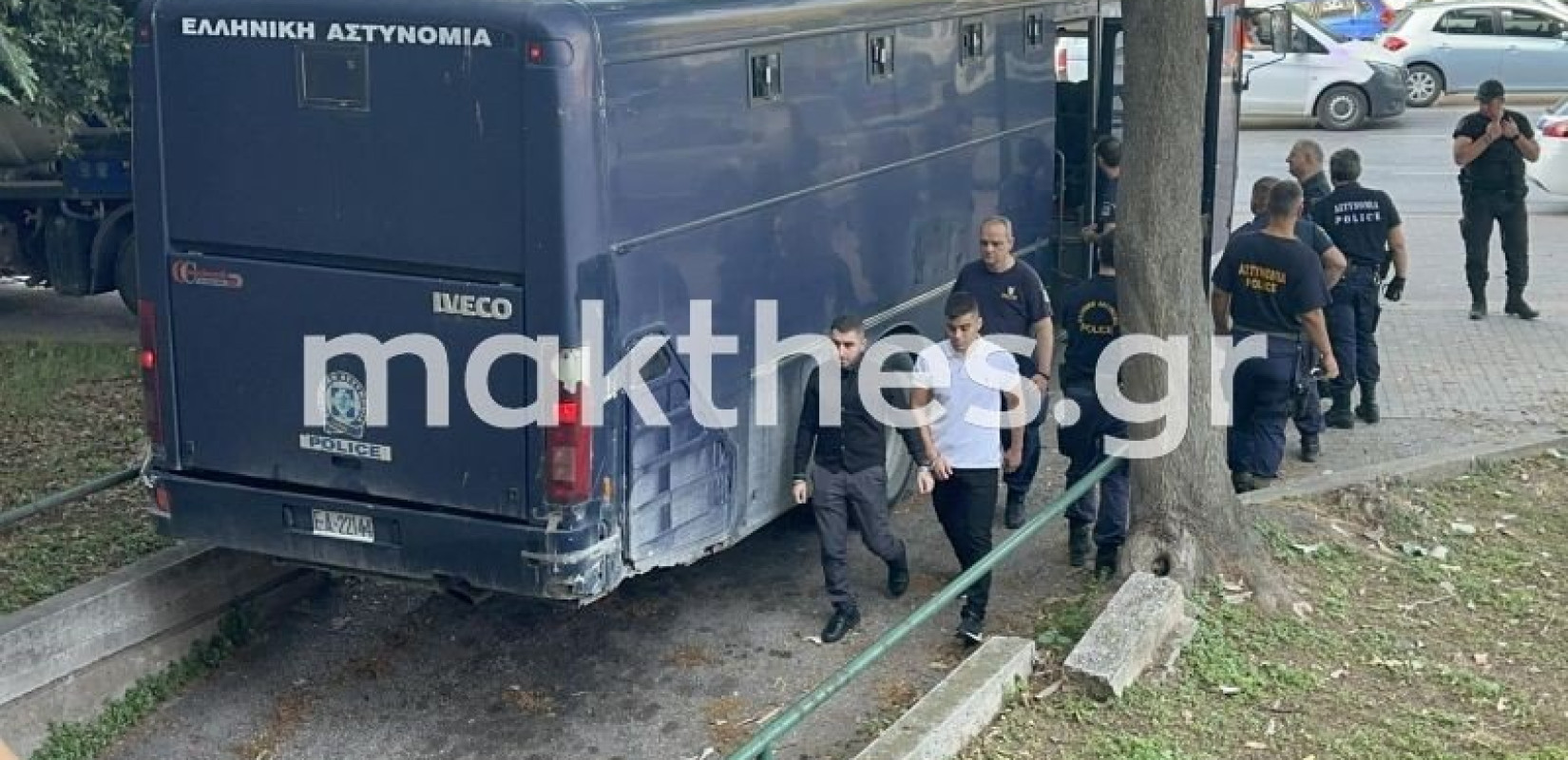 Δίκη για δολοφονία Άλκη: Έφτασαν στο δικαστήριο οι «12» (βίντεο, φωτ.)