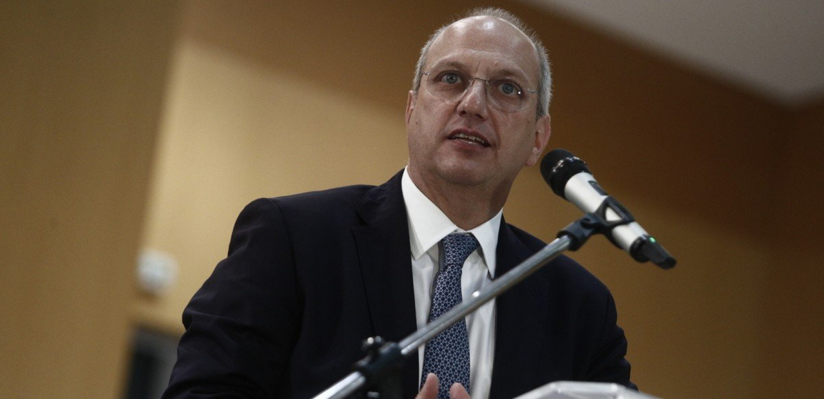 Οικονόμου: Άμεση απομάκρυνση επτά αξιωματικών της ΕΛ.ΑΣ. για τη φονική επίθεση των χούλιγκαν στη Νέα Φιλαδέλφεια