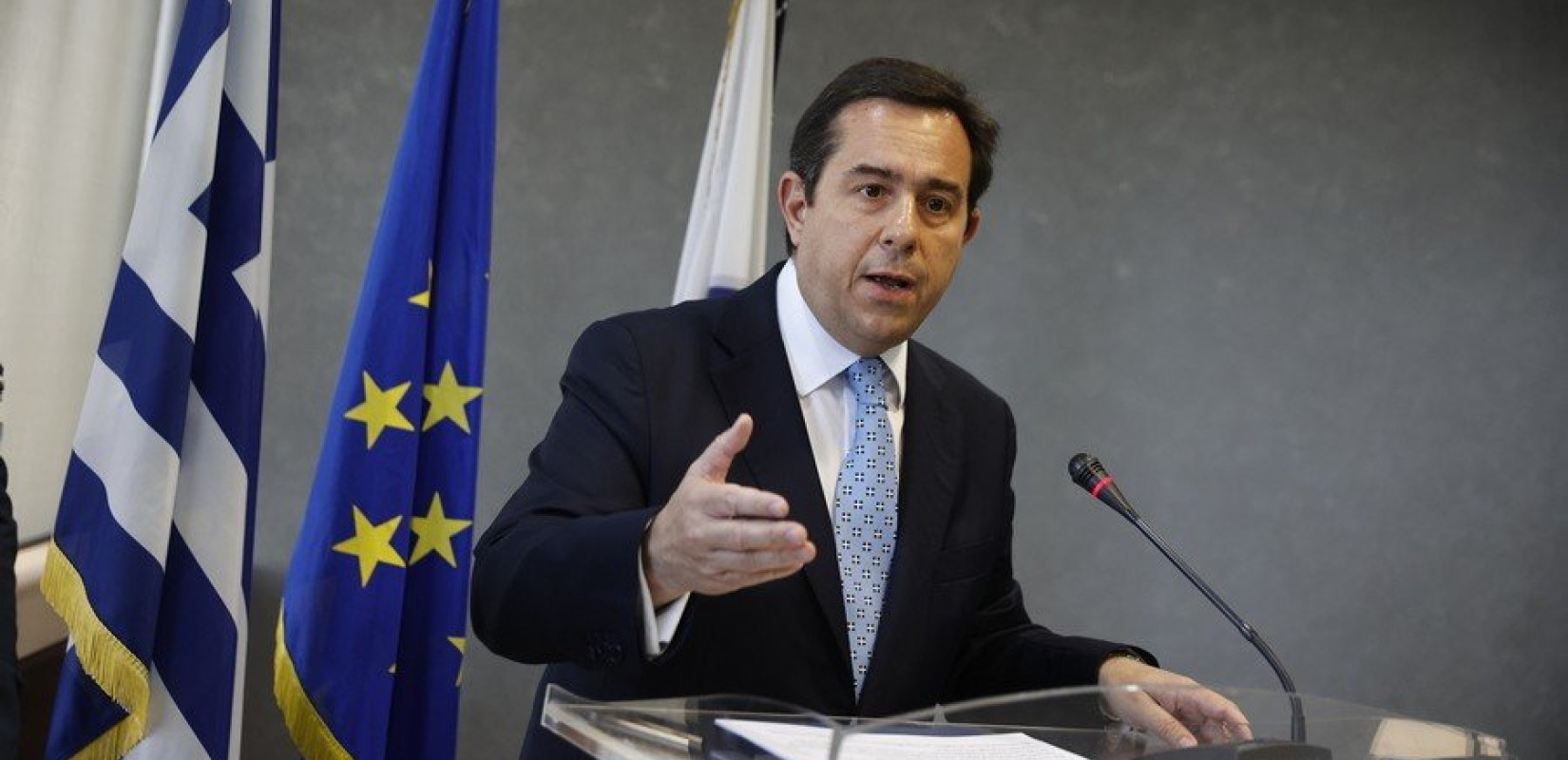 Μηταράκης: Αστυνομία δίπλα κι όχι απέναντι στους πολίτες