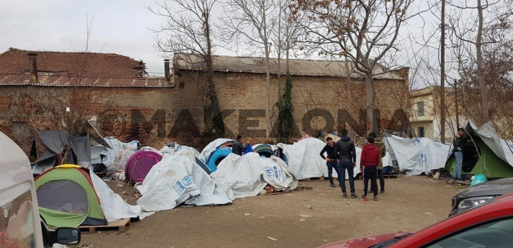Καταυλισμός προσφύγων δίπλα στο κέντρο της Θεσσαλονίκης (φωτογραφίες) 
