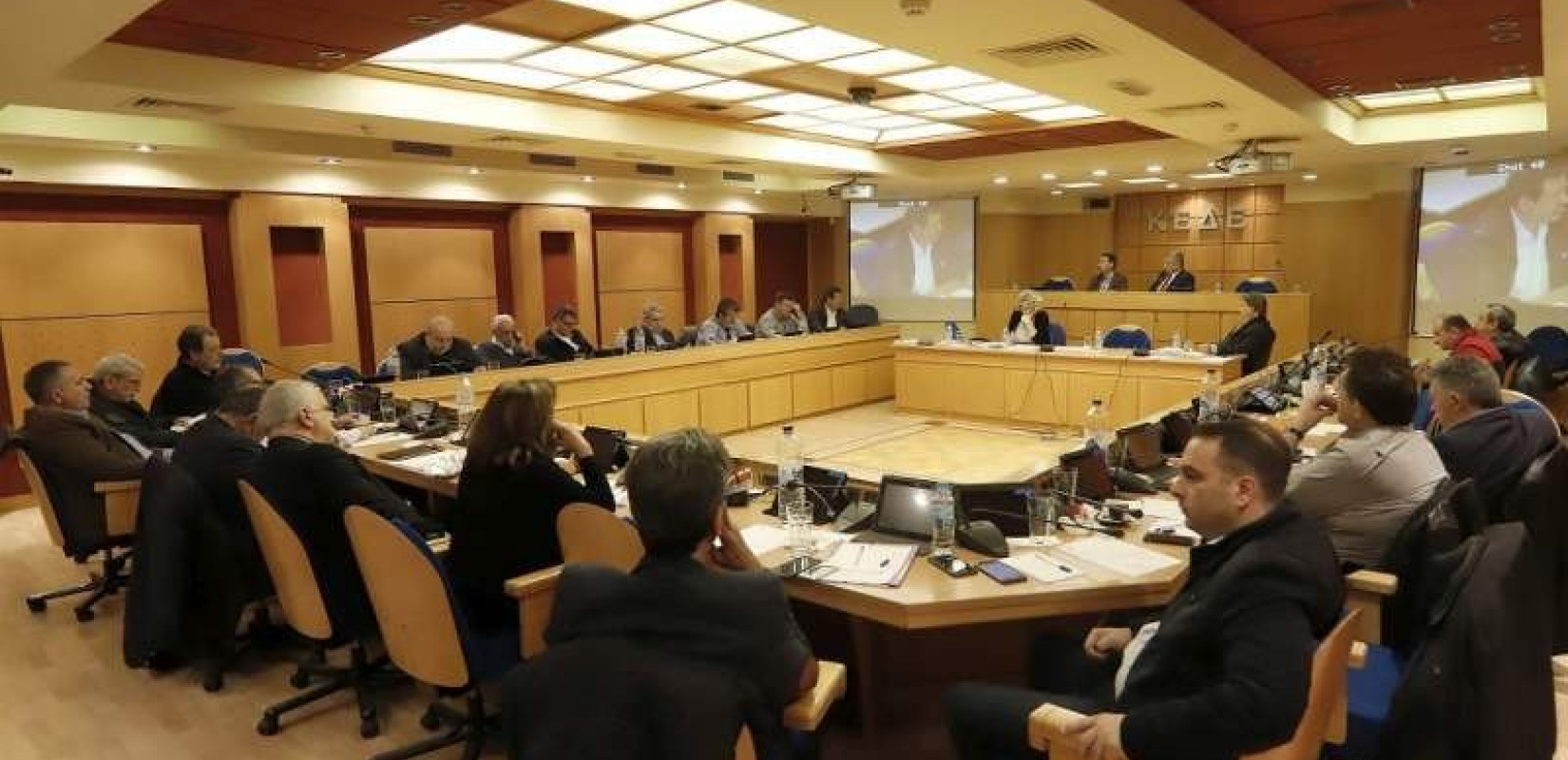 ΚΕΔΕ: Μονόδρομος η προσφυγή στο ΣτΕ αν  δεν ανακληθεί η απόφαση για τα αποθεματικά των Δήμων