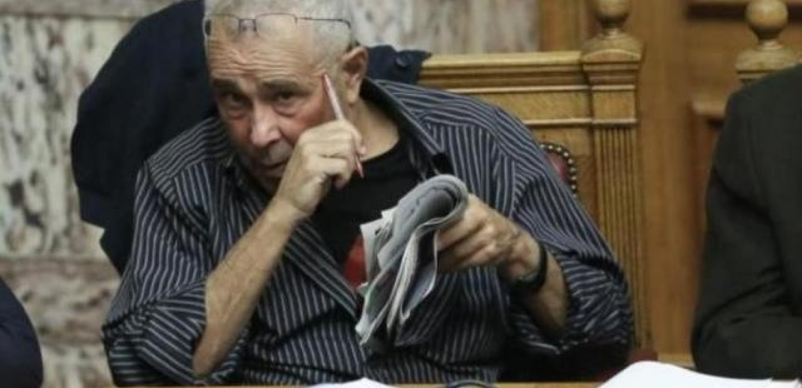  Κώστας Ζουράρις: Κάηκε παίζοντας με τη φωτιά