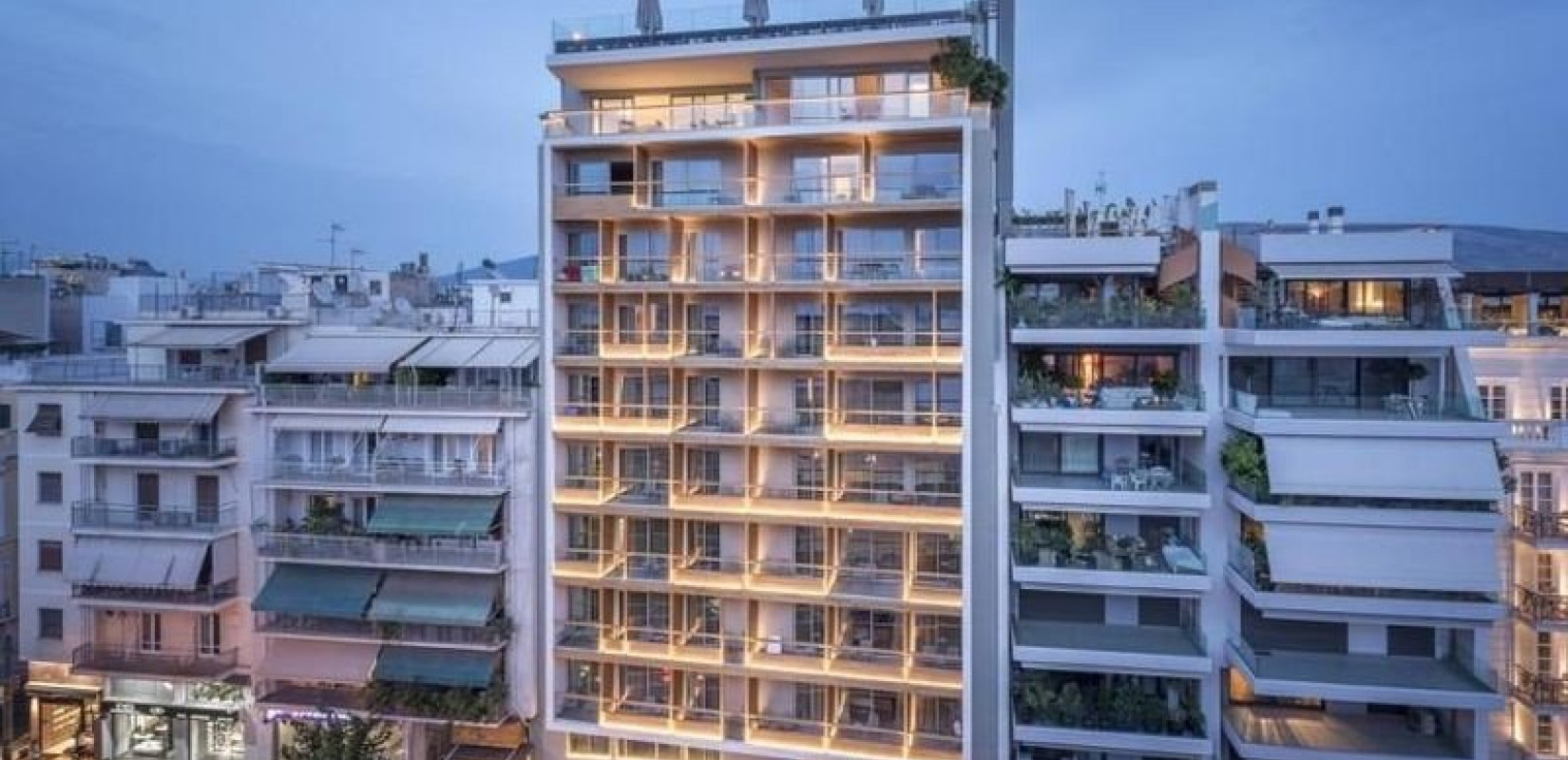 «Καμπάνα» 10.000 ευρώ από το ΣτΕ για τη μη κατεδάφιση των 3 τελευταίων ορόφων του ξενοδοχείου Coco-Mat