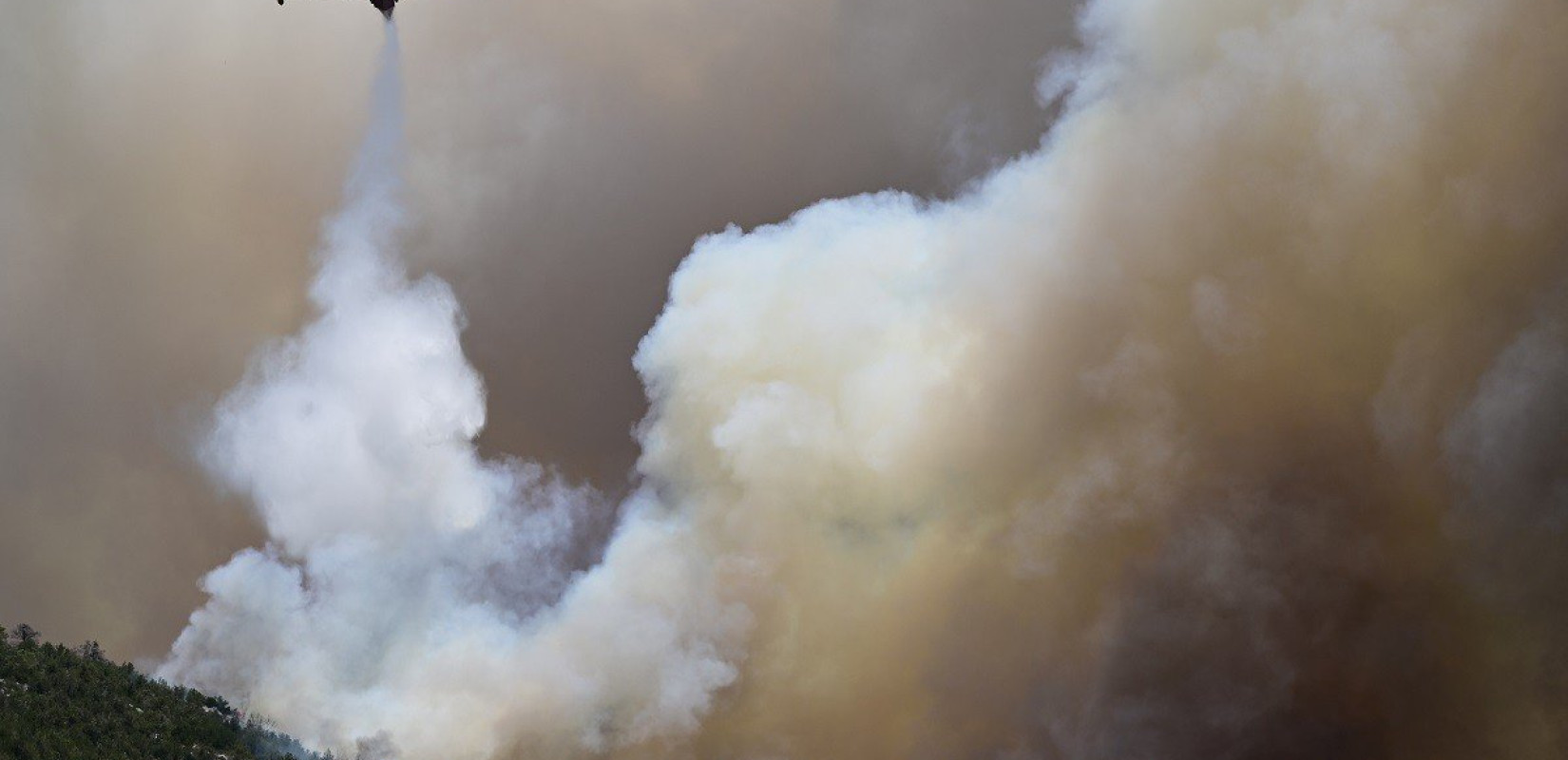 Λουτράκι: Νέες αναζωπυρώσεις στον Άγιο Χαράλαμπο και το Πανόραμα - Το μέτωπο κατευθύνεται προς την εθνική οδό Αθηνών - Κορίνθου  (βίντεο)