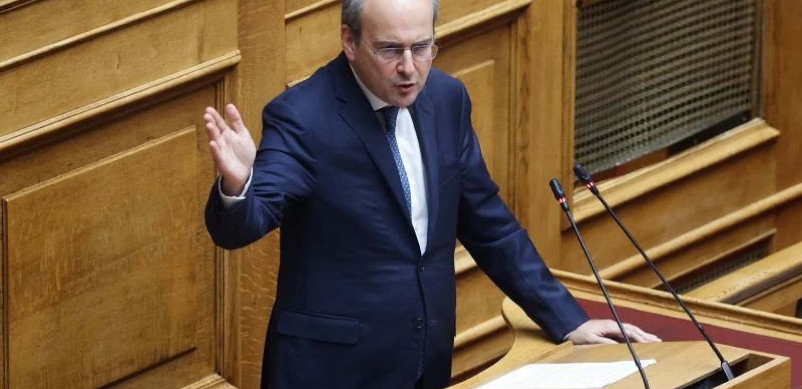 Κ. Χατζηδάκης: Έμφαση στο τρίπτυχο «Ανάπτυξη - Δουλειές - Εισόδημα» - Κάθε δημόσιος υπάλληλος θα έχει μία αύξηση 70 ευρώ μηνιαίως