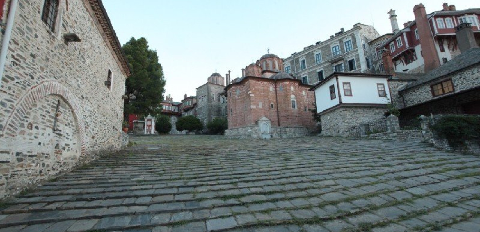 Άγιο Όρος: Στις 25 Σεπτεμβρίου εγκαινιάζεται το σούπερ-μάρκετ της ΑΒ-Βασιλόπουλος