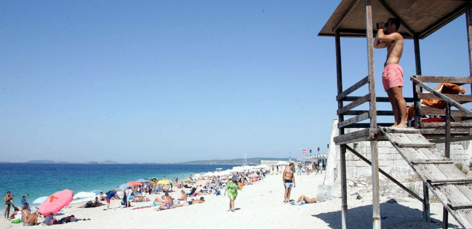 Γιατί αυξάνονται οι πνιγμοί: Ξεχάσαμε τα βασικά για τις βουτιές στη θάλασσα