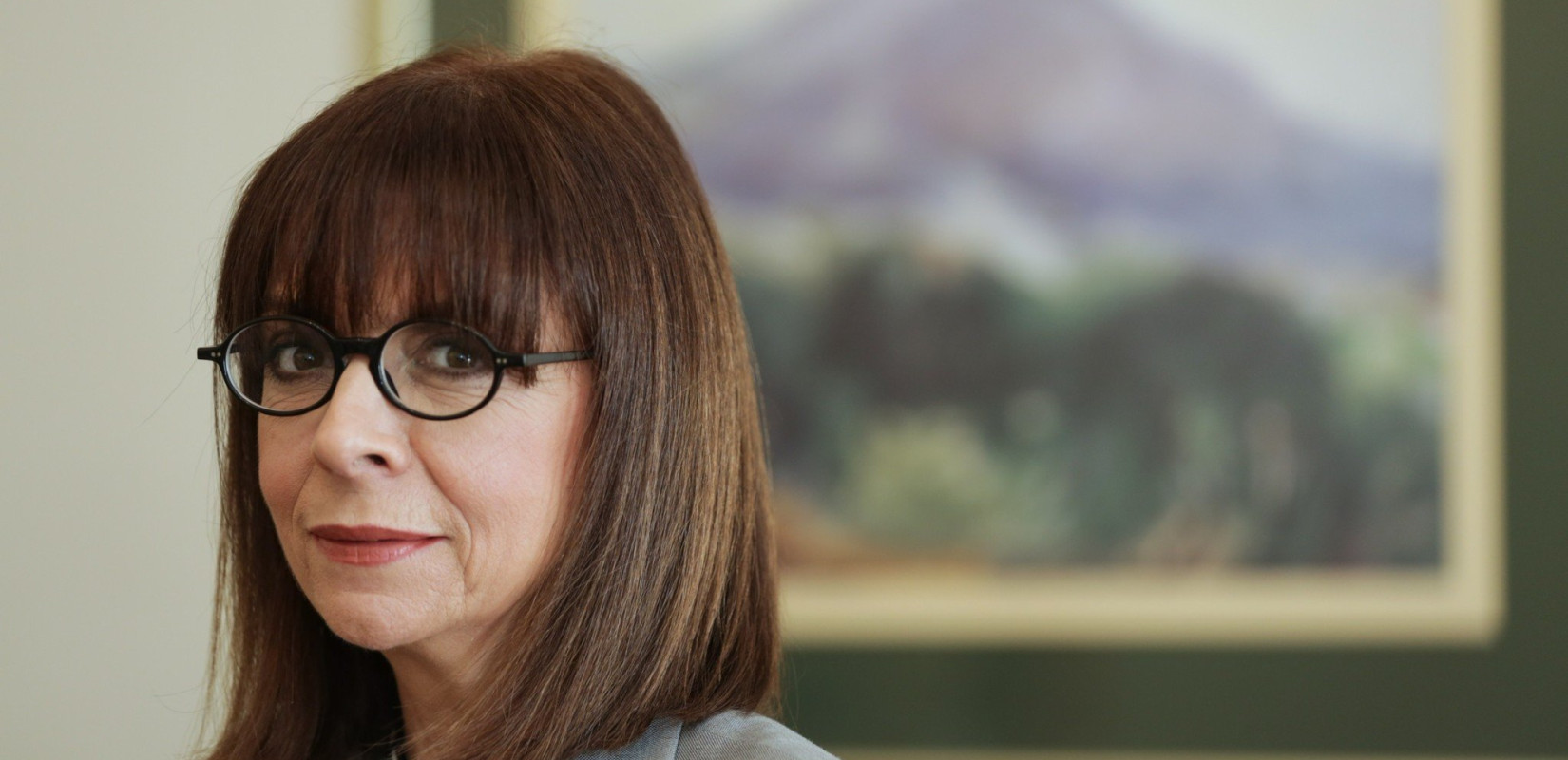 Κ. Σακελλαροπούλου: Η πρόεδρος… στην καθημερινότητα - Προτιμά βεντάλια αντί κλιματιστικού, μαγειρεύει και βάζει πλυντήριο