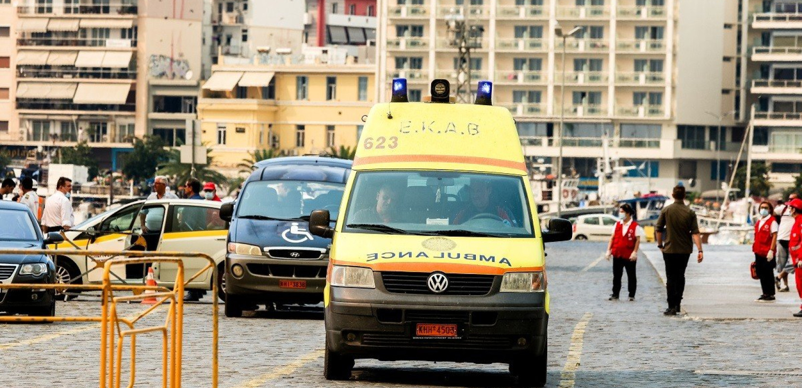 Τροχαίο δυστύχημα στην Ποσειδώνος: Νεκρός πεζός που παρασύρθηκε από όχημα καθαριότητας