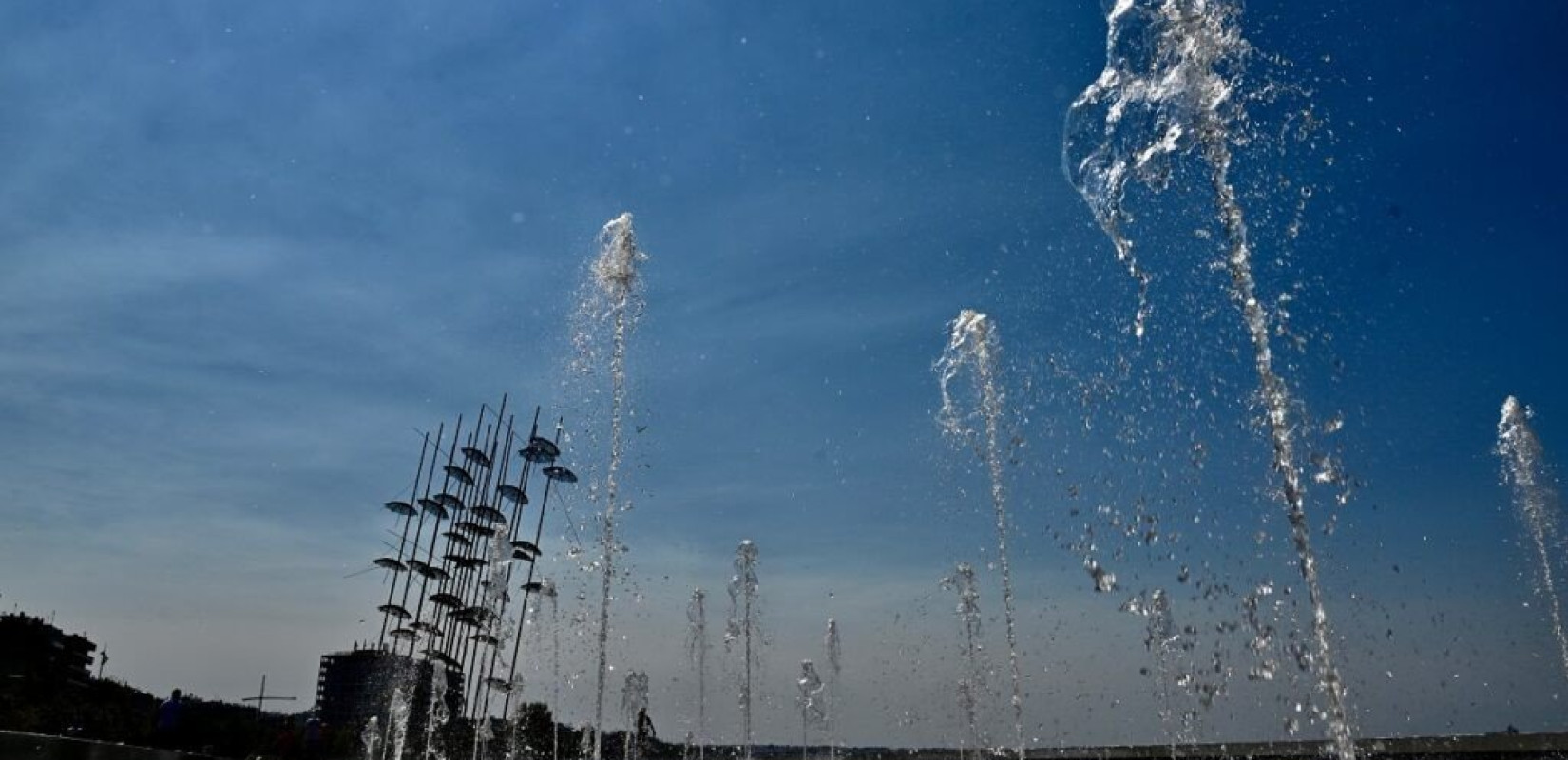 Θεσσαλονίκη: Σε δοκιμαστική λειτουργία τα σιντριβάνια στις «Ομπρέλες» - Δείτε φωτογραφίες 