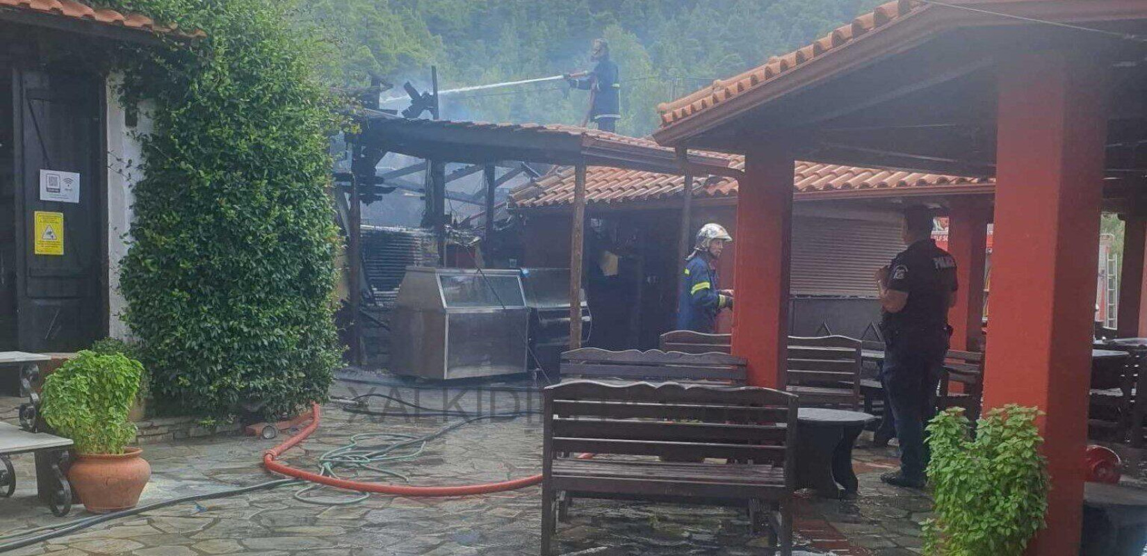Παρθενώνας Χαλκιδικής: Φωτιά στην παραδοσιακή ταβέρνα του Paul
