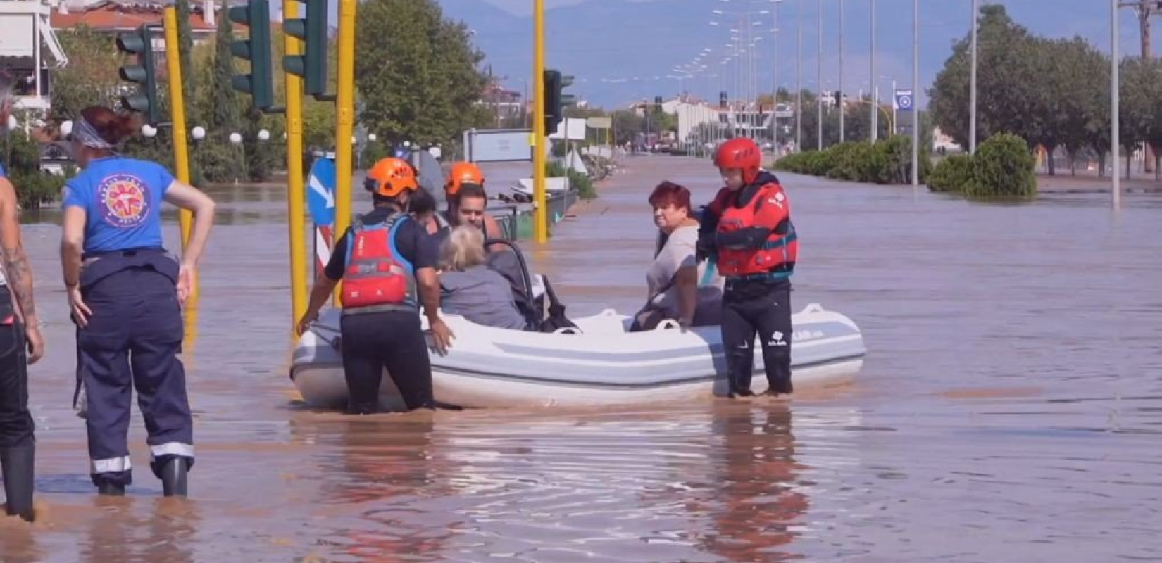 Πυροσβεστική: Συνολικά 3.576 διασώσεις ατόμων στη Θεσσαλία 