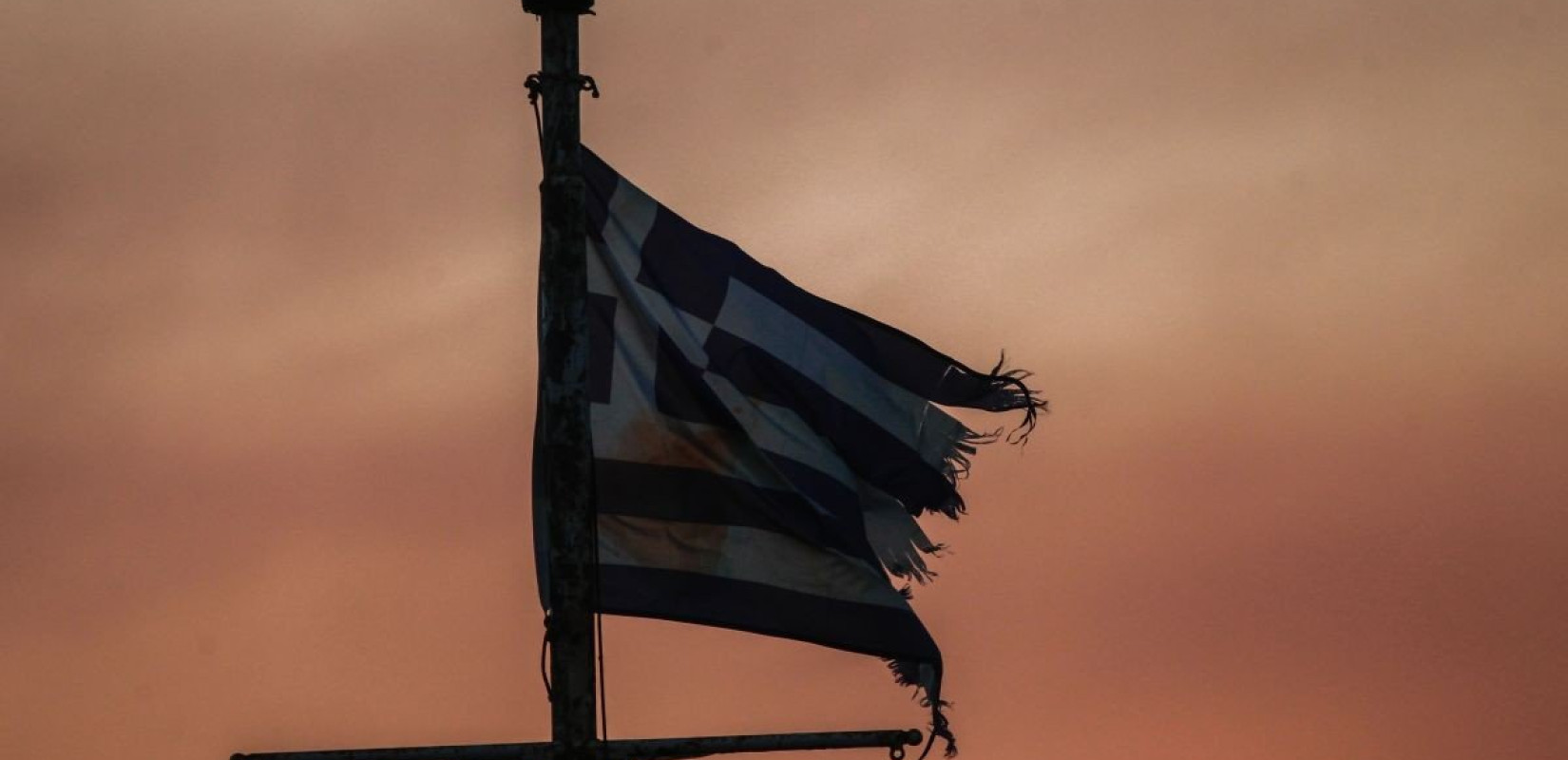 Αντιμέτωπη με 82 πυρκαγιές σήμερα η πυροσβεστική