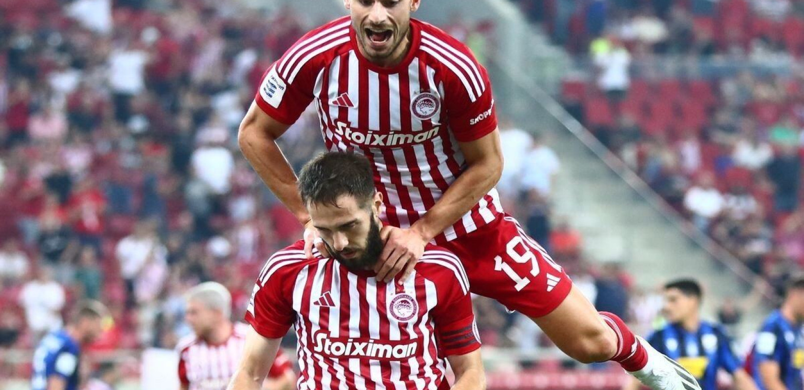 Super League: «Τεσσάρα» και κορυφή για τον φορμαρισμένο Ολυμπιακό