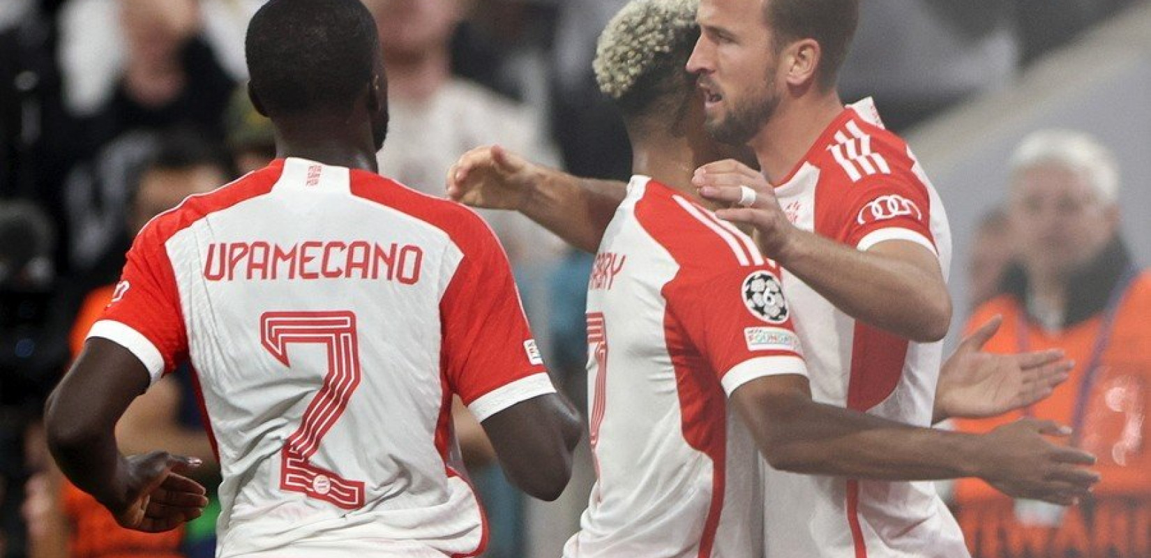Champions League: Ματσάρα στο Μόναχο, η Μπάγερν νικήτρια του ντέρμπι με τη Μάντσεστερ Γιουνάιτεντ (βίντεο)