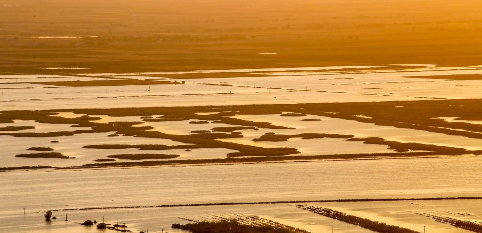 Η νέα όψη της λίμνης Κάρλα από ψηλά μετά τις 2 φονικές κακοκαιρίες (βίντεο)