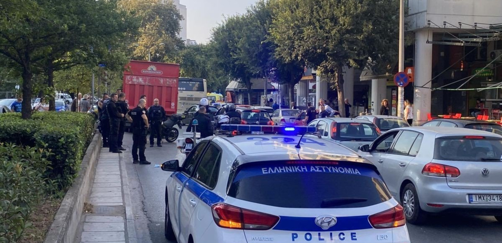 Τροχαίο στη Θεσσαλονίκη: Παράσυρση πεζής από μηχανή στον Βαρδάρη (φωτ.)