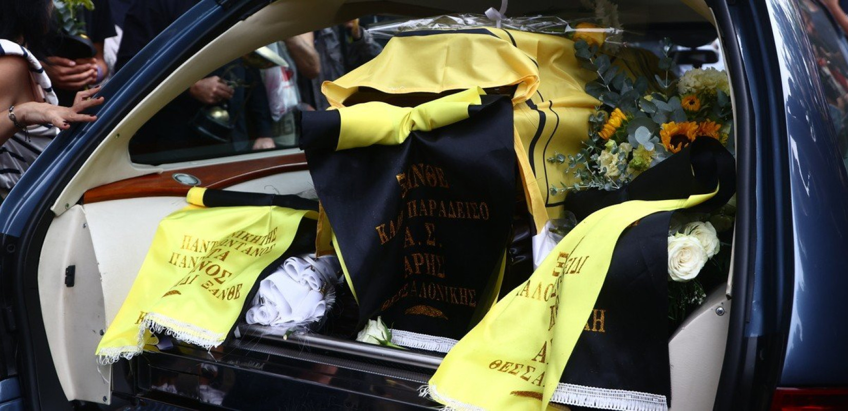 Στο Αλεξάνδρειο Μέλαθρο η σορός του Γιάννη Ιωαννίδη - Το τελευταίο χειροκρότημα στο γήπεδο όπου δοξάστηκε (βίντεο, φωτ.)