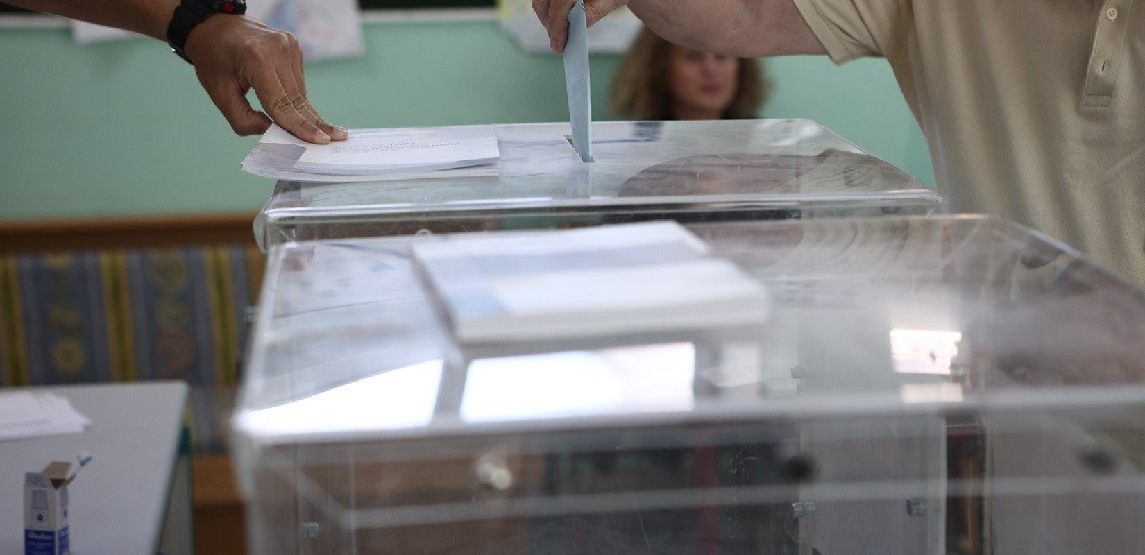 Δημοσκόπηση Opinion Poll: Προβάδισμα άνω των 14 μονάδων της ΝΔ από τον ΣΥΡΙΖΑ στην πρόθεση ψήφου