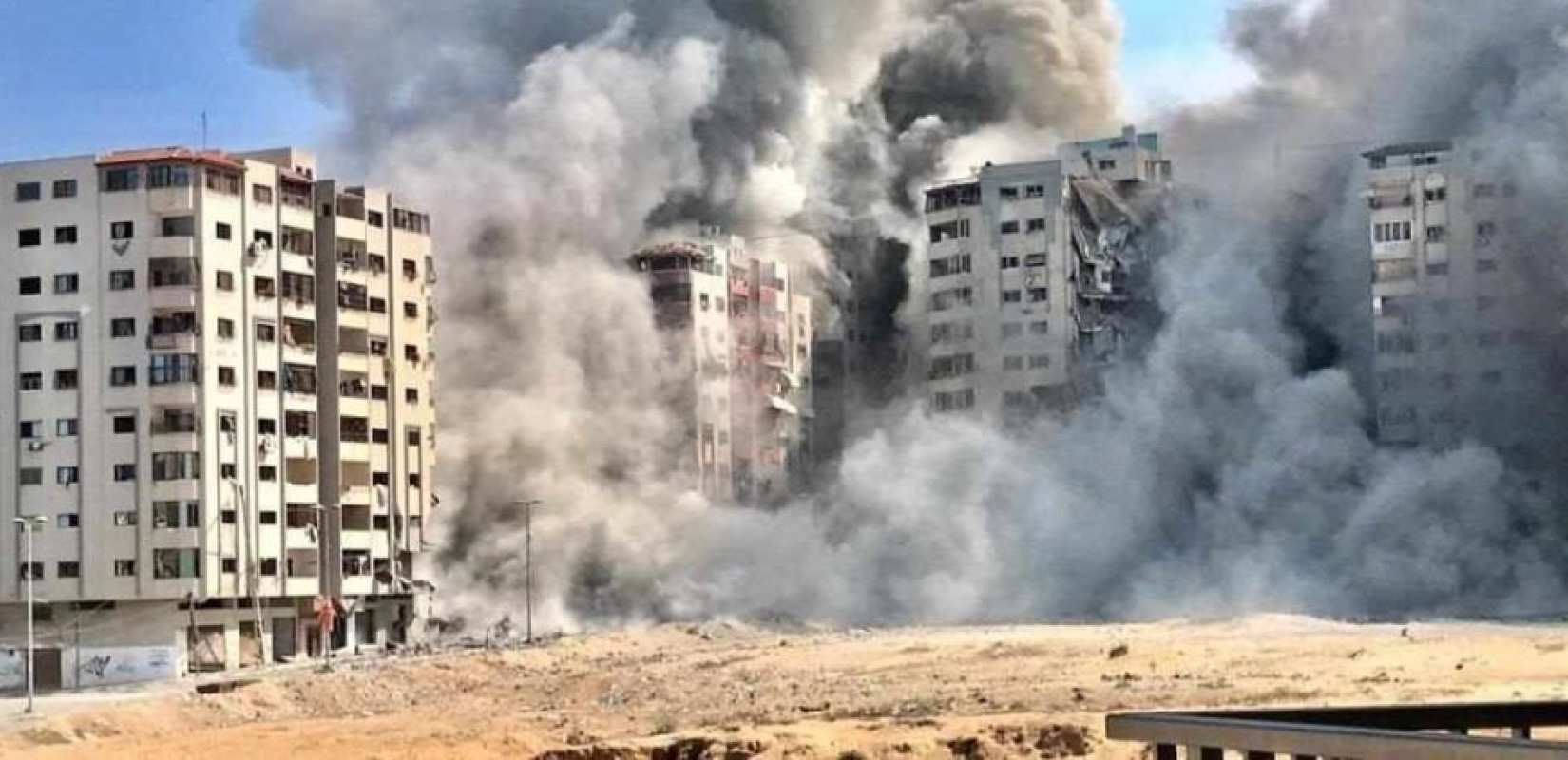 Χαμάς: 7.326 νεκροί από ισραηλινά πλήγματα στη Γάζα - Πάνω από 3.000 παιδιά