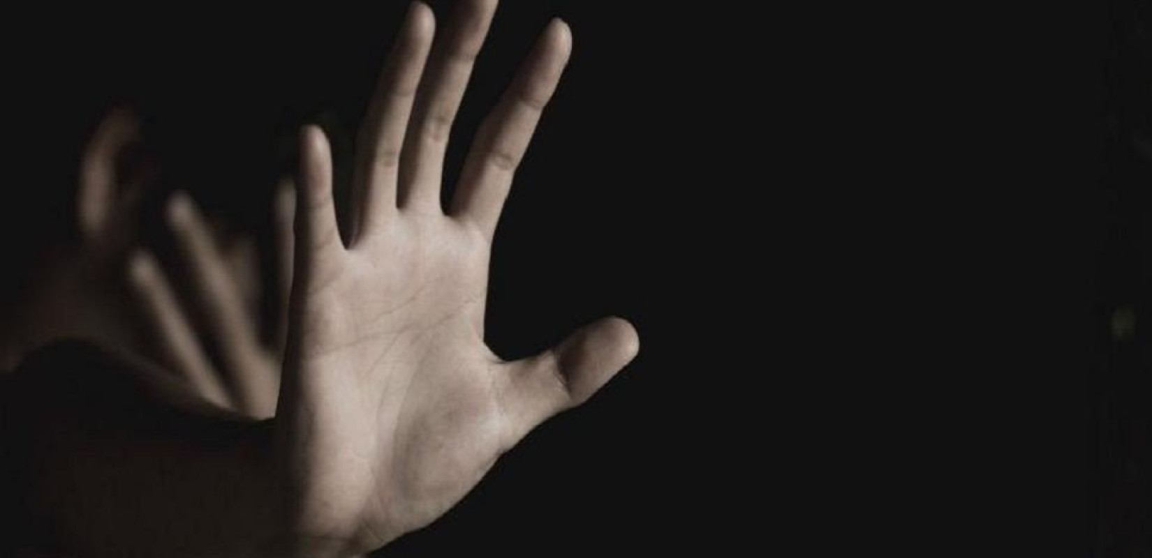 Χαλκίδα: Ανθρωποκυνηγητό για τη σύλληψη πατριού μετά από καταγγελία 21χρονης για ασέλγεια