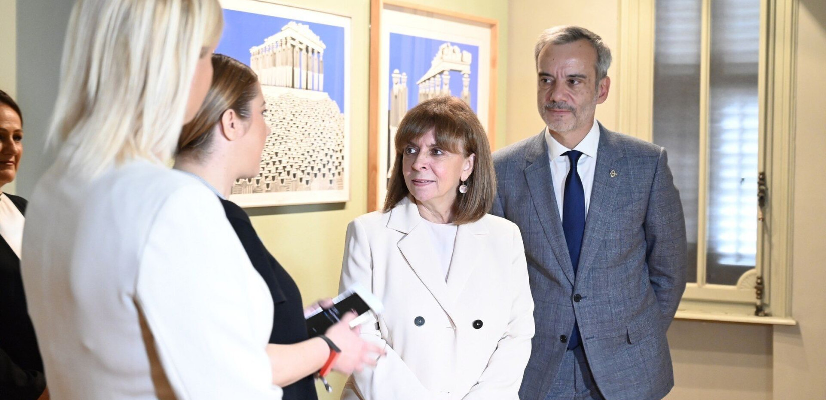 Θεσσαλονίκη: Στη Δημοτική Πινακοθήκη ξεναγήθηκε η ΠτΔ