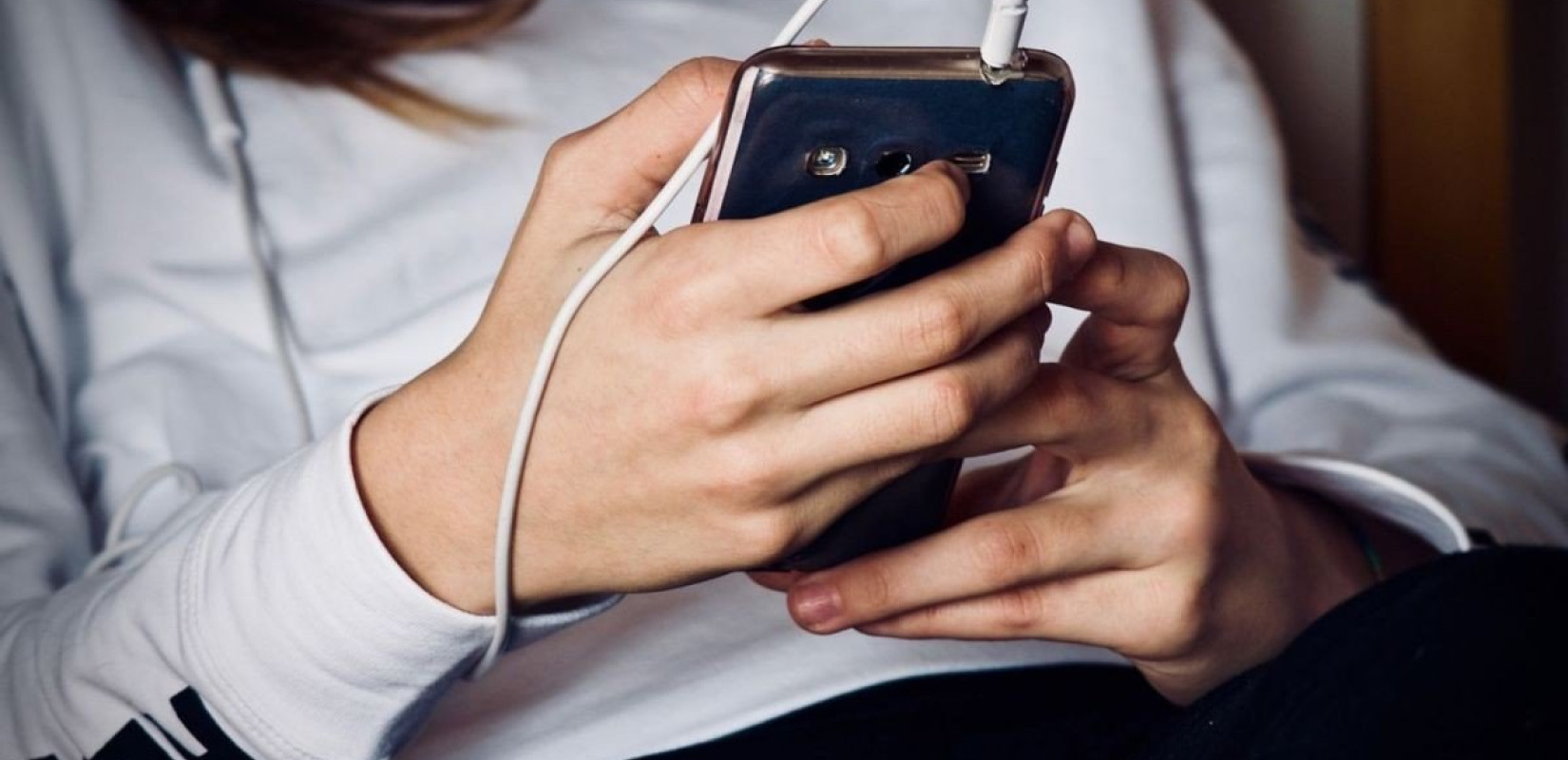 Σχέδιο απαγόρευσης των social media σε παιδιά κάτω των 15 ετών και στην Ελλάδα; (βίντεο)