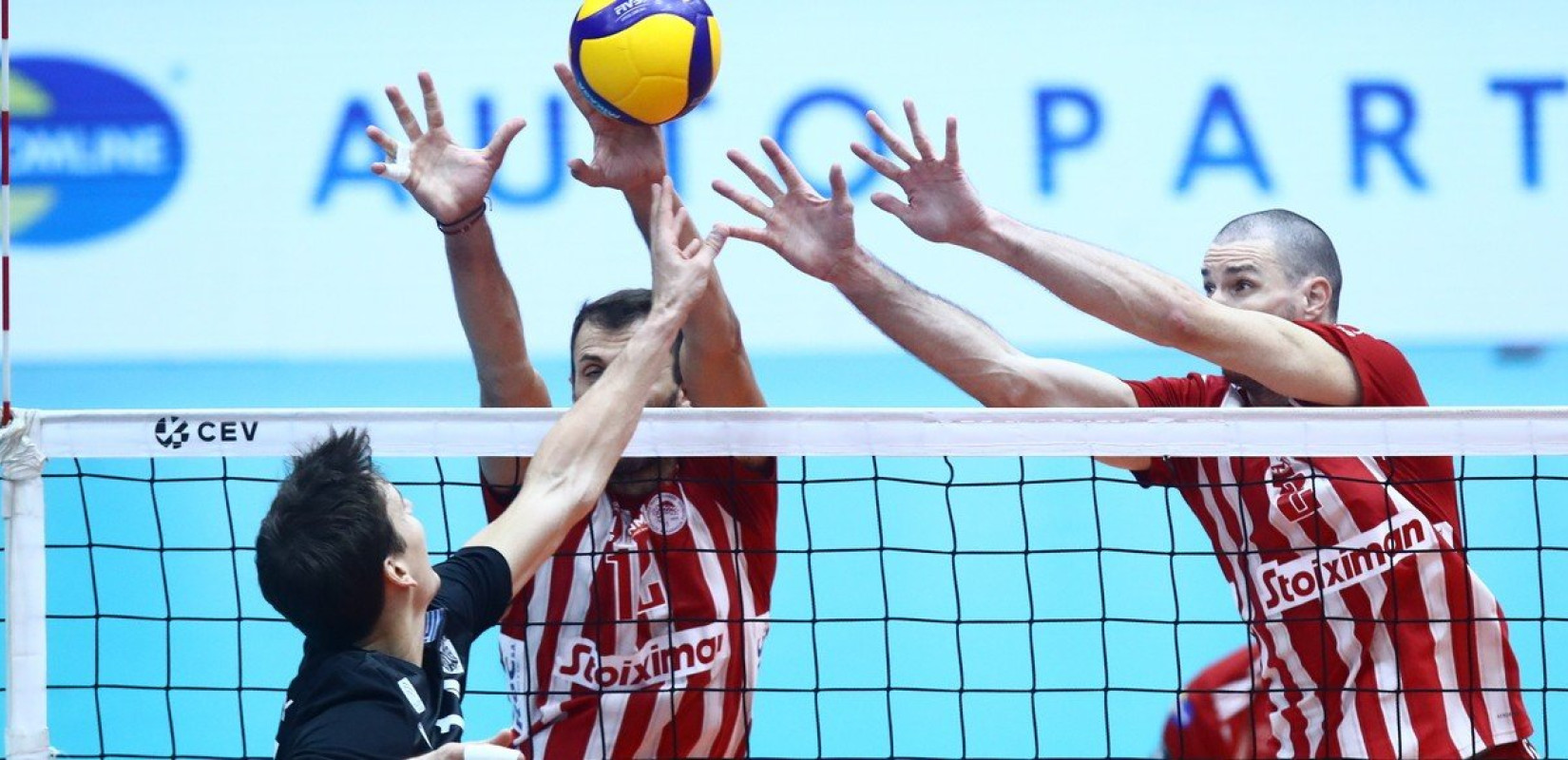 Βόλεϊ: Πλήρωσε τα λάθη του ο ΠΑΟΚ και ηττήθηκε 3-0 από τον Ολυμπιακό (βίντεο)