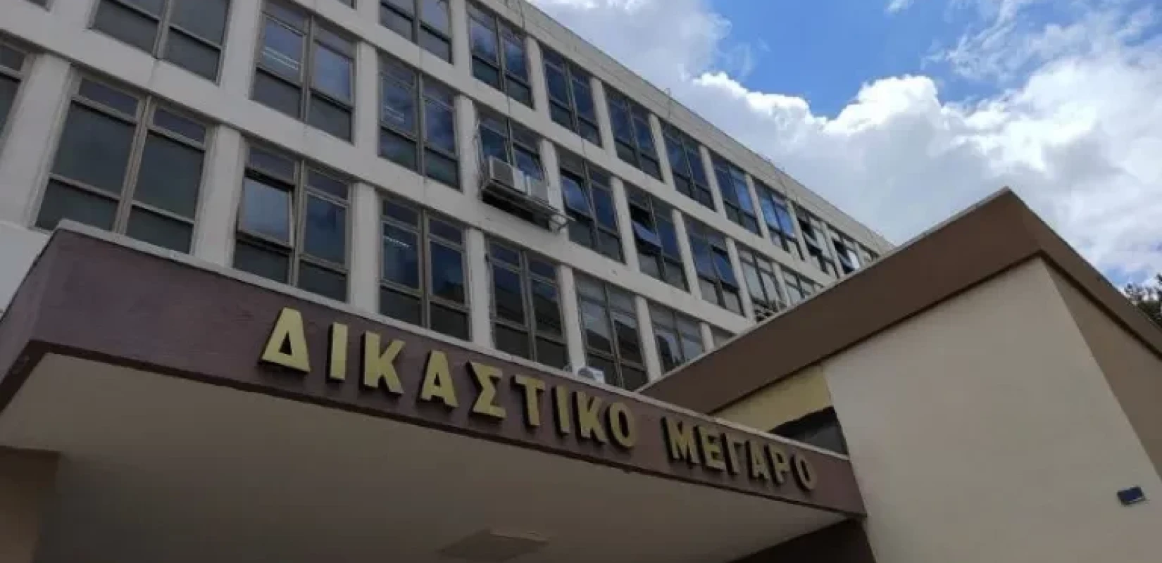 Δυστύχημα στα διόδια: Ποινική δίωξη για κακούργημα στον οδηγό του φορτηγού