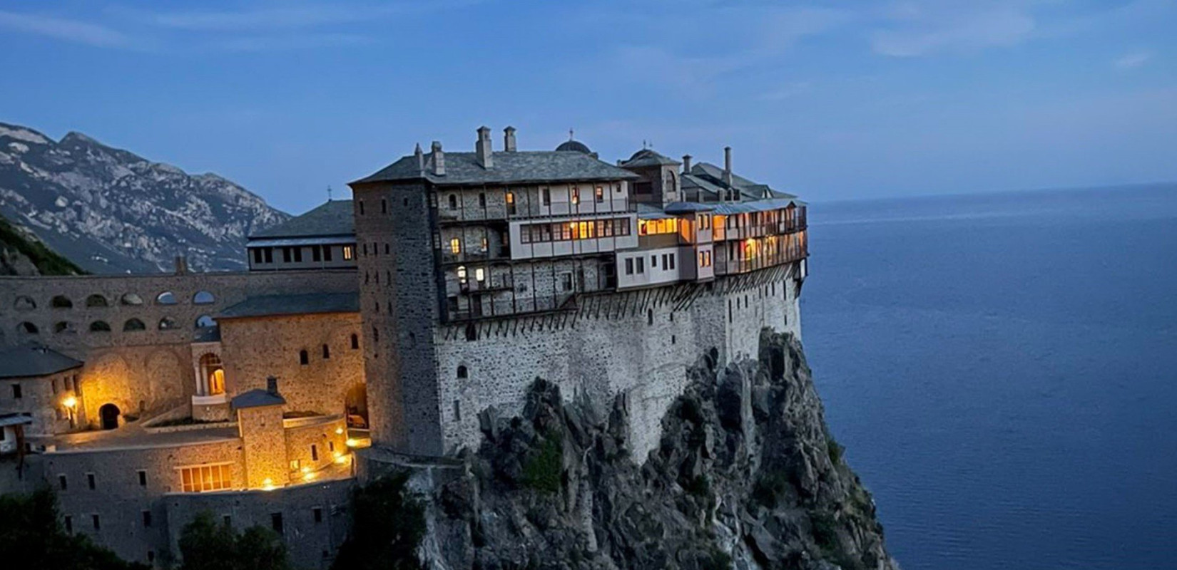 Από τον πόλεμο στο Άγιο Όρος: 22 Ουκρανοί στρατιώτες βρήκαν καταφύγιο στην αθωνική χερσόνησο - Δείτε βίντεο