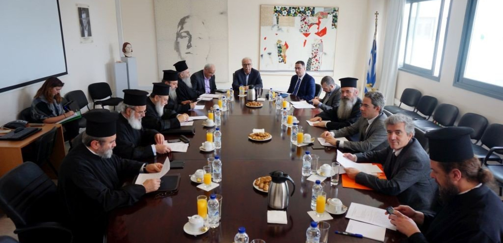 Η Ιερά Σύνοδος θα αποφασίσει για τις σχέσεις Εκκλησίας και Πολιτείας λένε τα μέλη επιτροπής