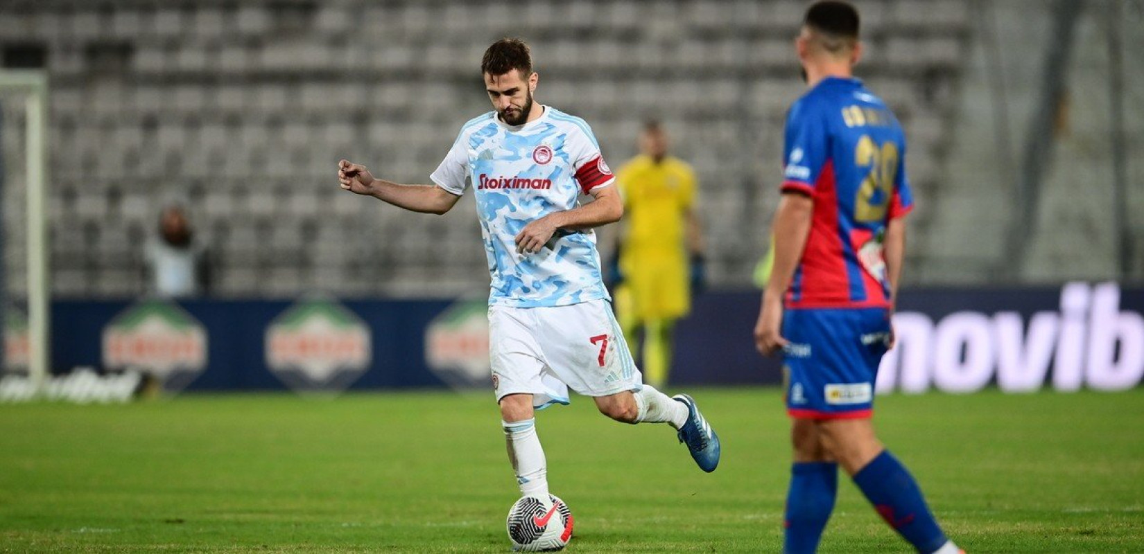 Super League: Με πασούλες τελείωσε το επεισοδιακό ματς στο Βόλο (βίντεο)