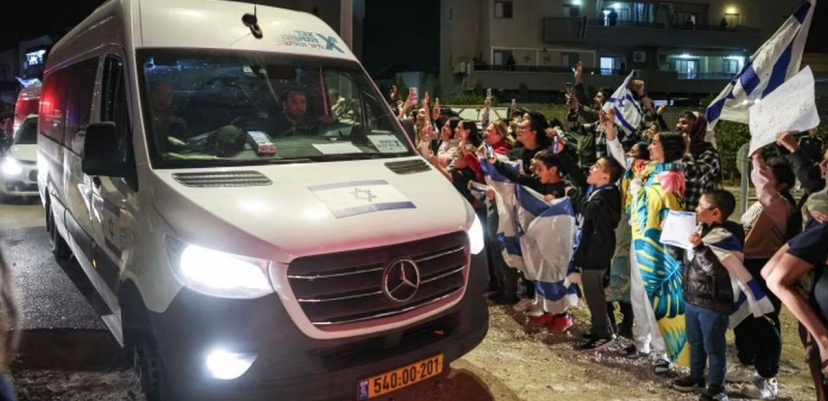 Απελευθερώθηκαν άλλοι 6 Ισραηλινοί όμηροι από τη Χαμάς