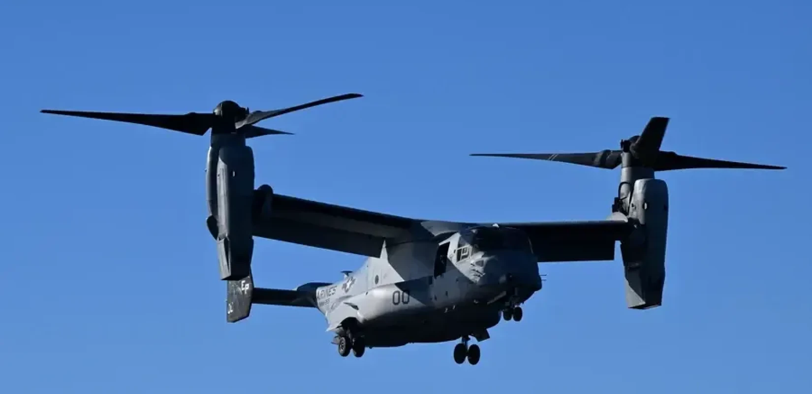 Συντριβή Osprey: Επιβεβαιώθηκε ο θάνατος ενός ανθρώπου - Συνεχίζεται η έρευνα για τους υπόλοιπους