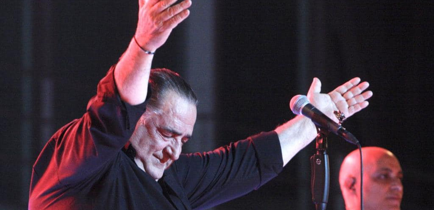 Βασίλης Καρράς: Στη Θεσσαλονίκη τελικά η εξόδιος ακολουθία του τραγουδιστή