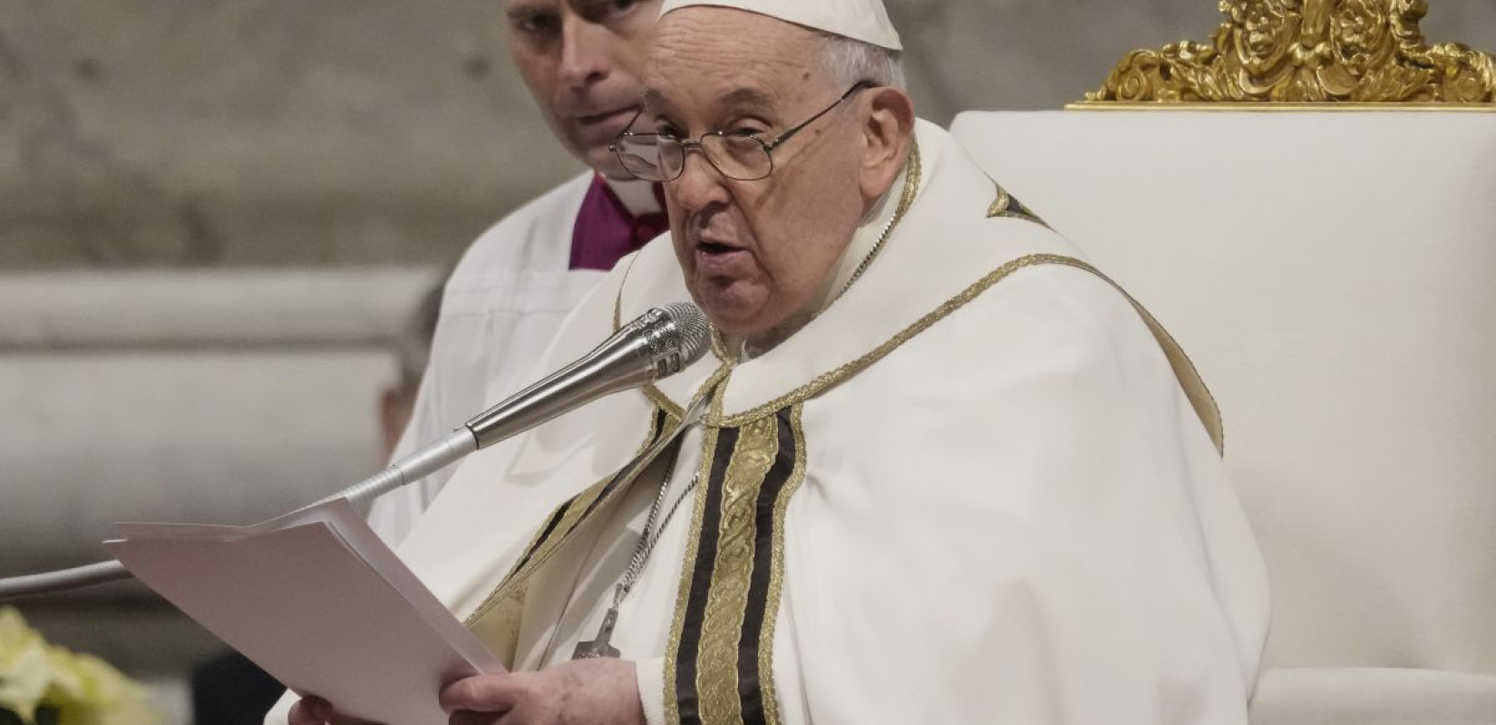 Ο πάπας Φραγκίσκος συνομίλησε με το πλήθος από το μπαλκόνι του νοσοκομείου - Παίρνει εξιτήριο (βίντεο)