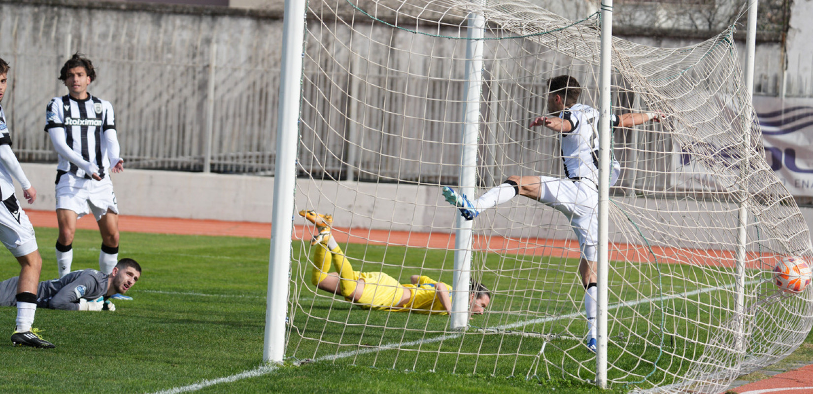 Super League 2: Βαθμό ο ΠΑΟΚ Β' στη Μυτιλήνη, μπλόκο του Μακεδονικού στην ΑΕΛ (βίντεο)