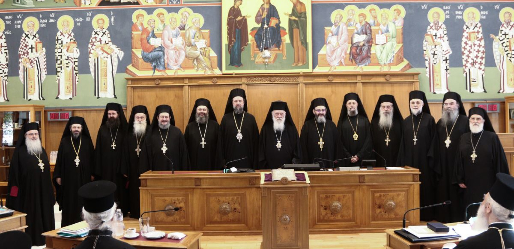 Συγκαλεί εκτάκτως την Ιερά Σύνοδο ο Ιερώνυμος για τα ομόφυλα ζευγάρια