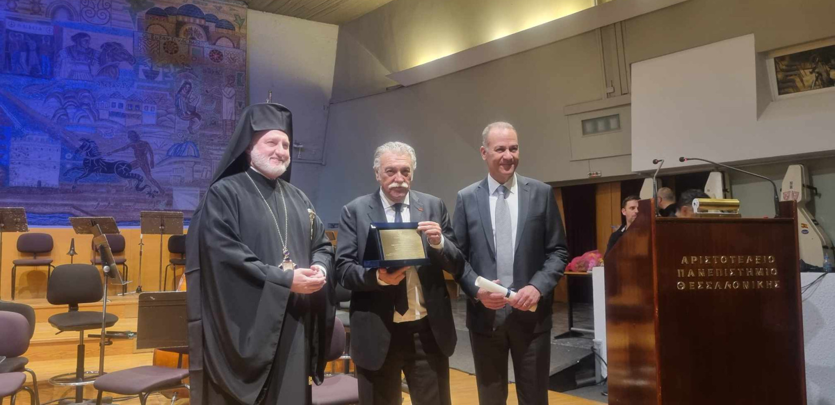 Αρχιεπίσκοπος Ελπιδοφόρος: Ναζιστές και φασιστές θέτουν εαυτούς εκτός του ιερού περιβόλου της Εκκλησίας (βίντεο, φωτ.)