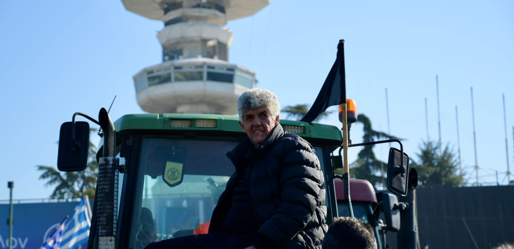 Παίρνουν τα τρακτέρ και αποχωρούν από τη Θεσσαλονίκη οι αγρότες