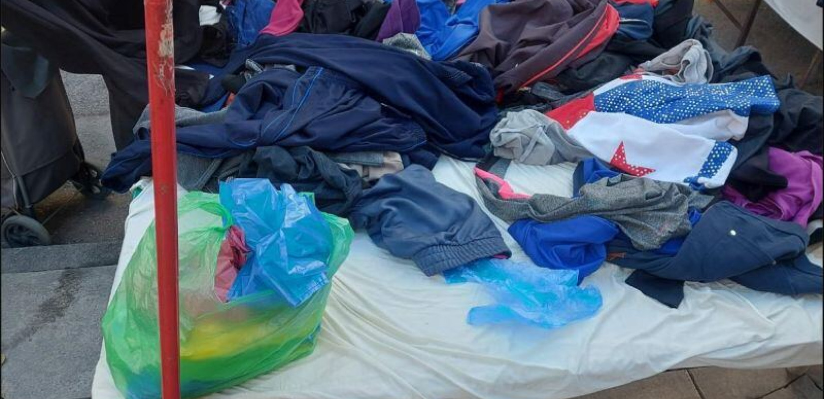 Θεσσαλονίκη: «Σαφάρι» κατά του παρεμπορίου στις λαϊκές - 671 προϊόντα «μαϊμού» στα χέρια των Αρχών