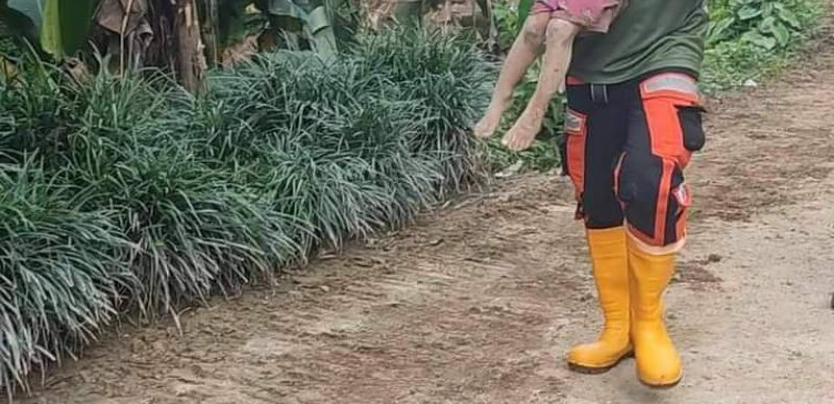 Θαύμα στις Φιλιππίνες: Μικρό κορίτσι ανασύρθηκε ζωντανό 60 ώρες μετά από κατολίσθηση με 11 νεκρούς