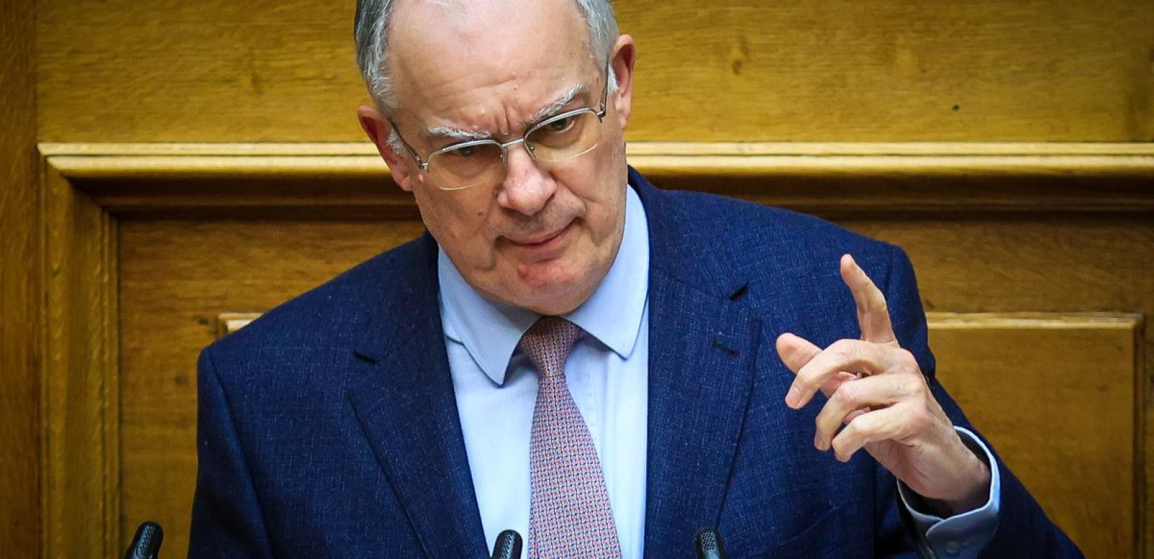 Κ. Τασούλας σε Φάμελλο: Το Σύνταγμα δεν επιτρέπει συζήτηση προτάσεων νόμου με δημοσιονομικό κόστος