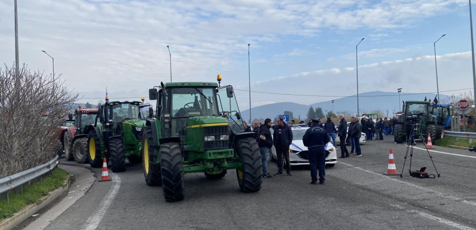 Αποχώρησαν από το μπλόκο στην Ιόνια Οδό οι αγρότες της Άρτας