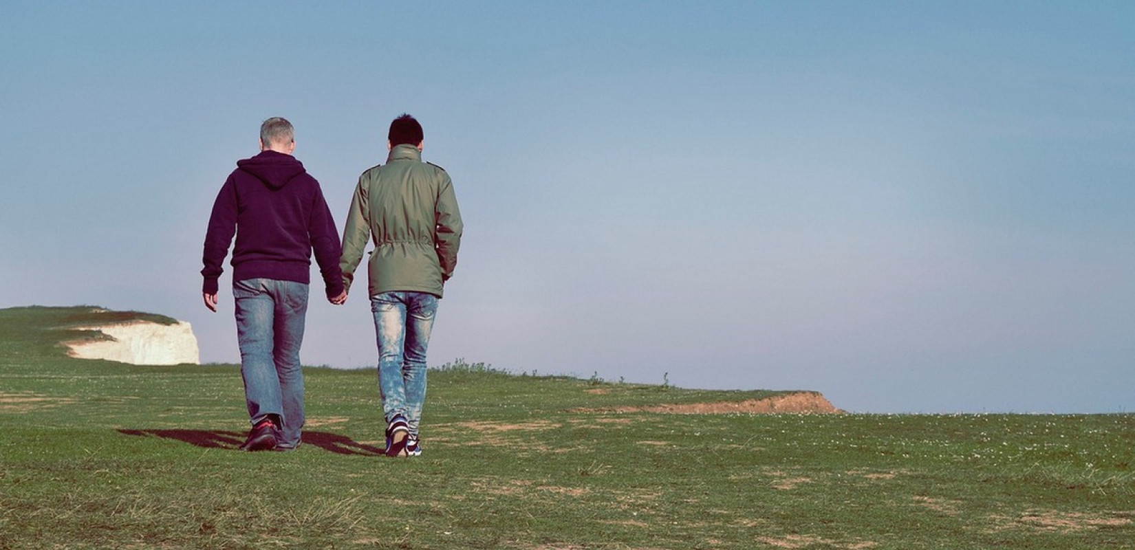 Ομόφυλα ζευγάρια: Γάμοι με δήμαρχο και με κουμπάρο στο δημαρχείο