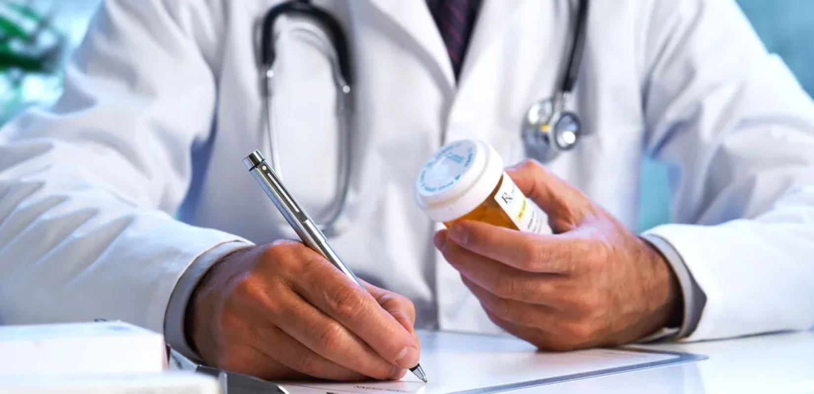 Υπερσυνταγογραφήσεις: «Ήμουν ετοιμοθάνατος και γράφτηκαν 159 συνταγές από τον IP μου», λέει ο γιατρός που κατηγορείται (βίντεο)